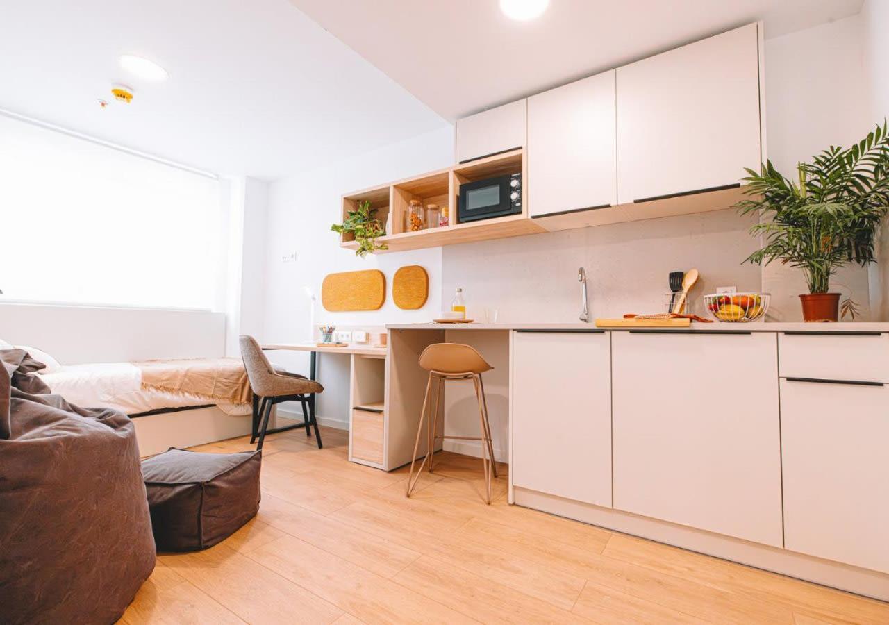 Yugo Apartment *