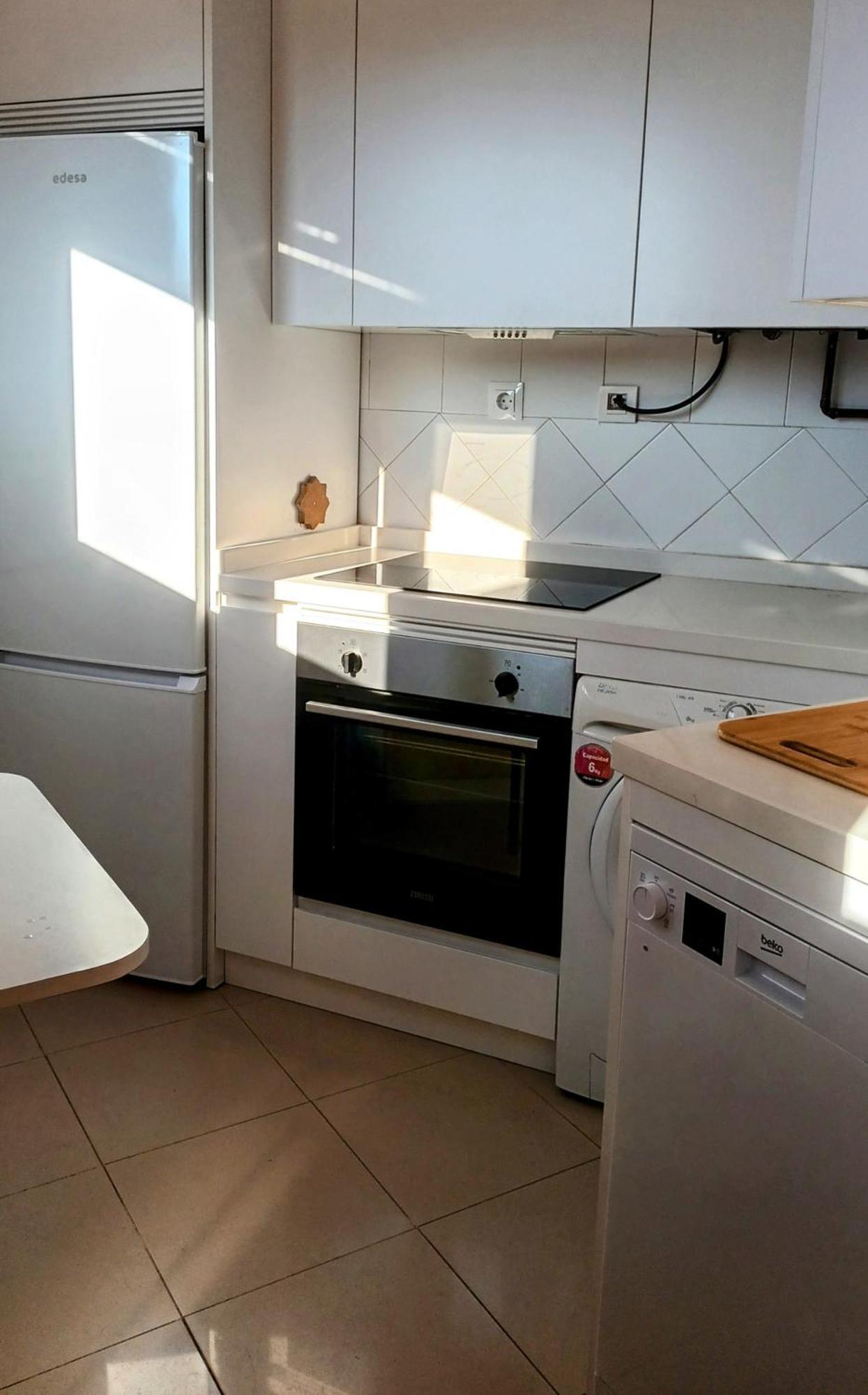 Skyline Apartment *