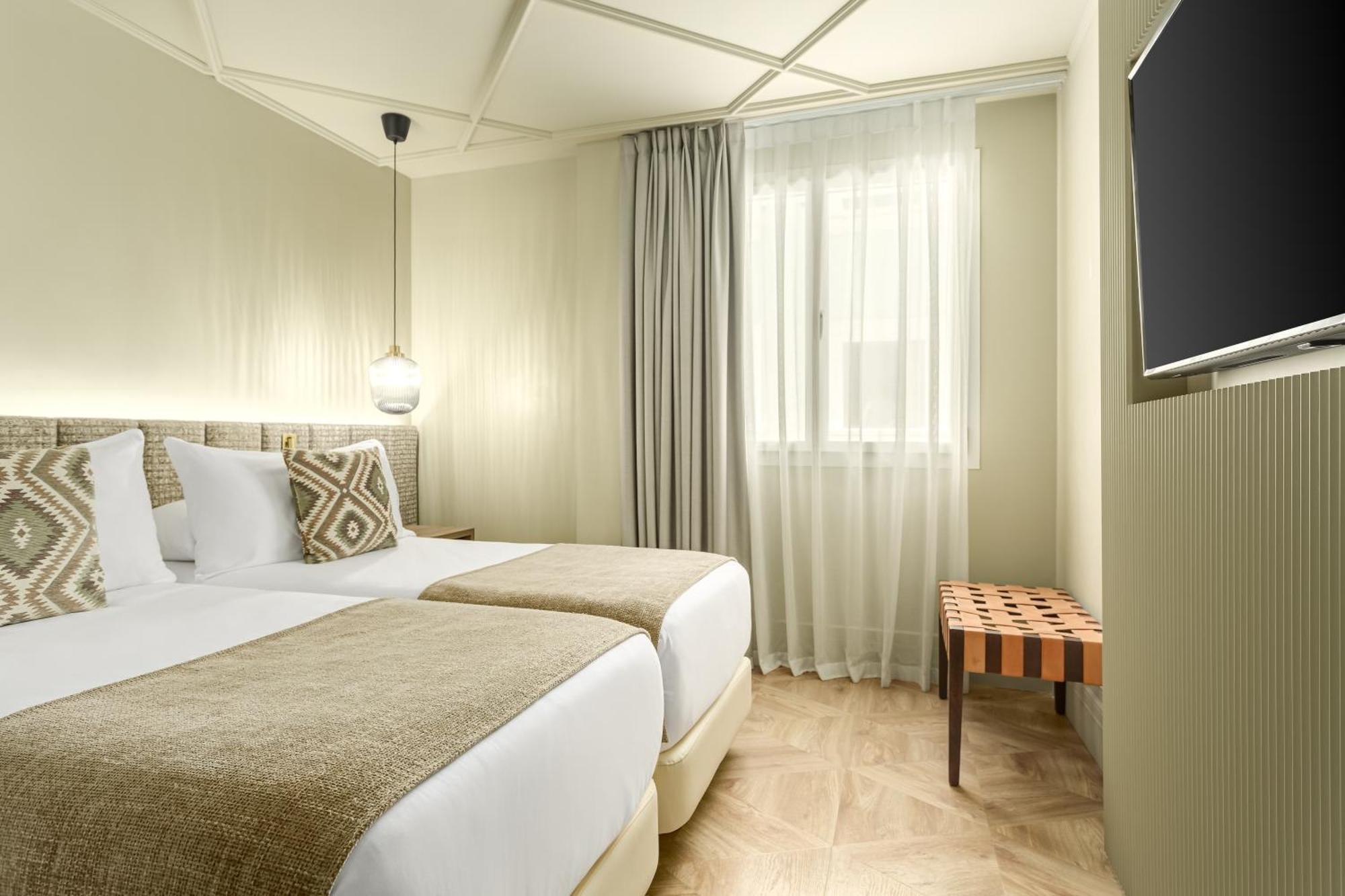 Mate Leo Hotel 4*