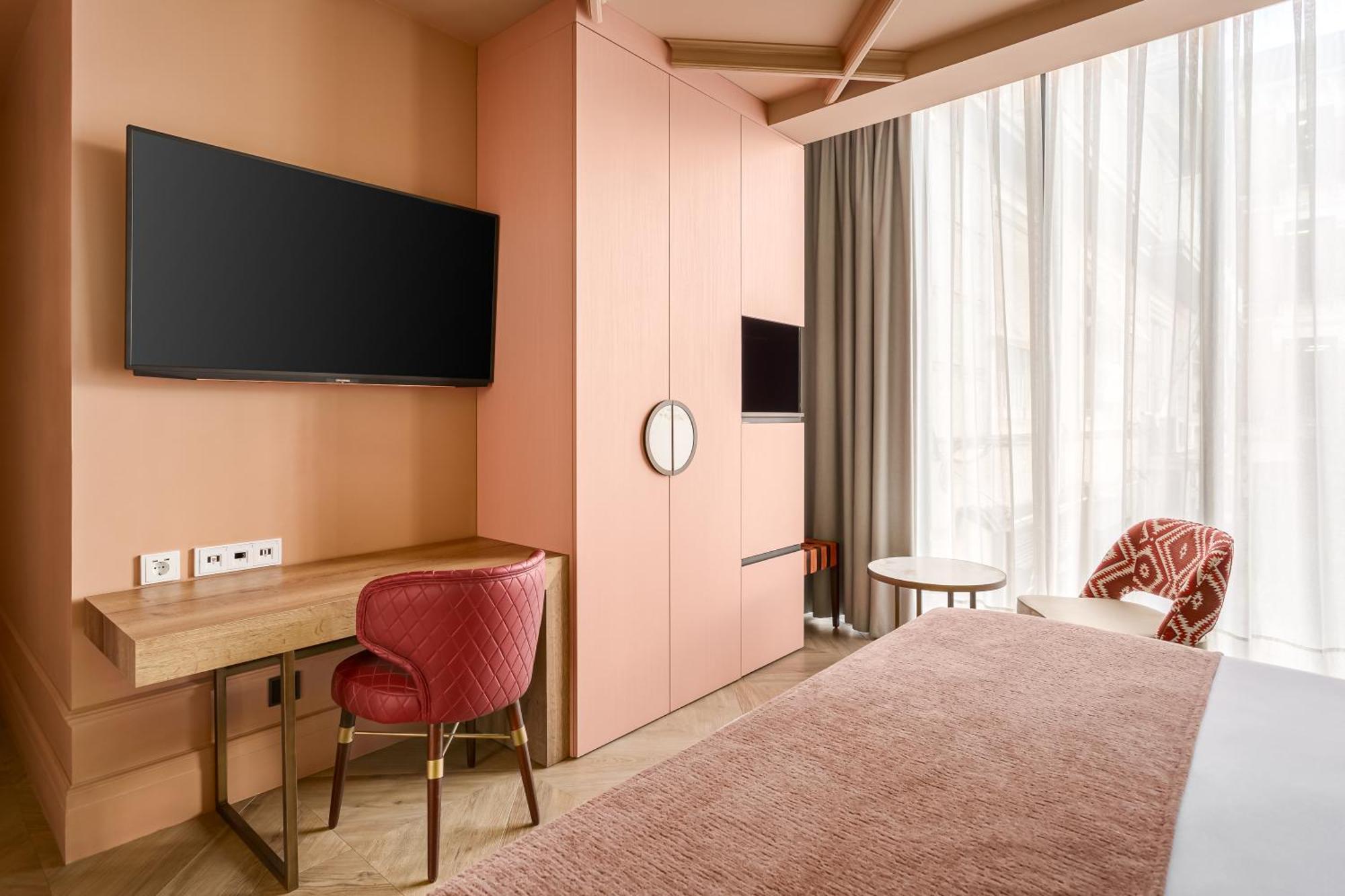 Mate Leo Hotel 4*