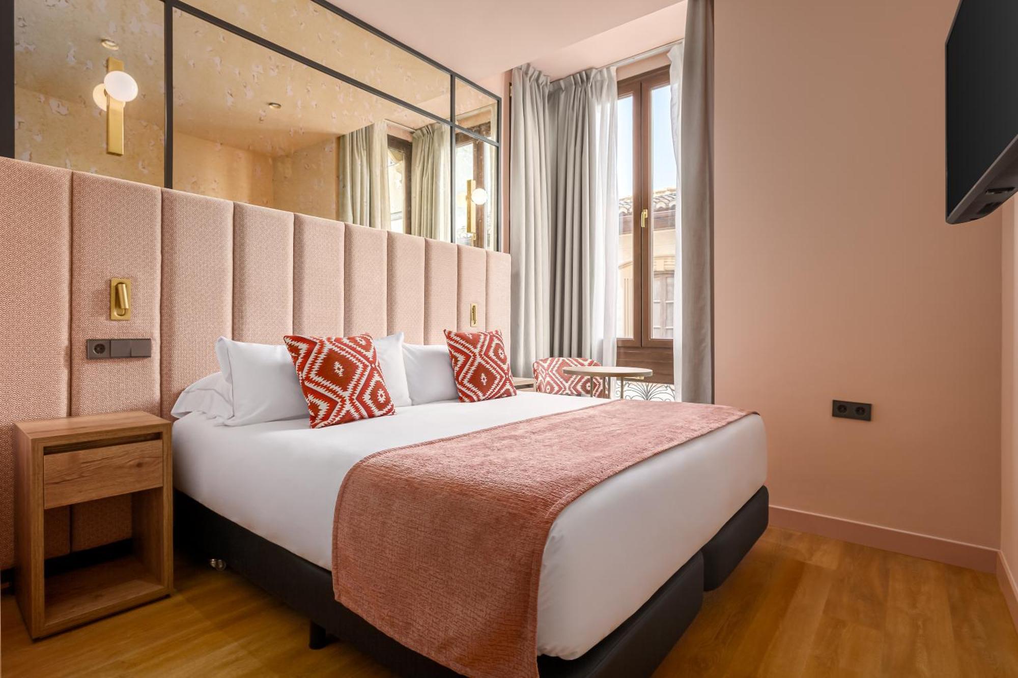 Mate Leo Hotel 4*