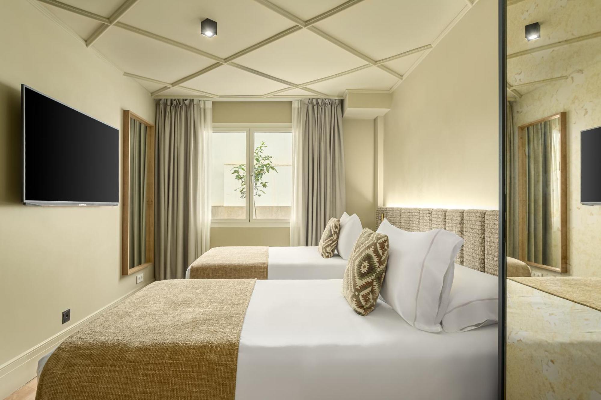 Mate Leo Hotel