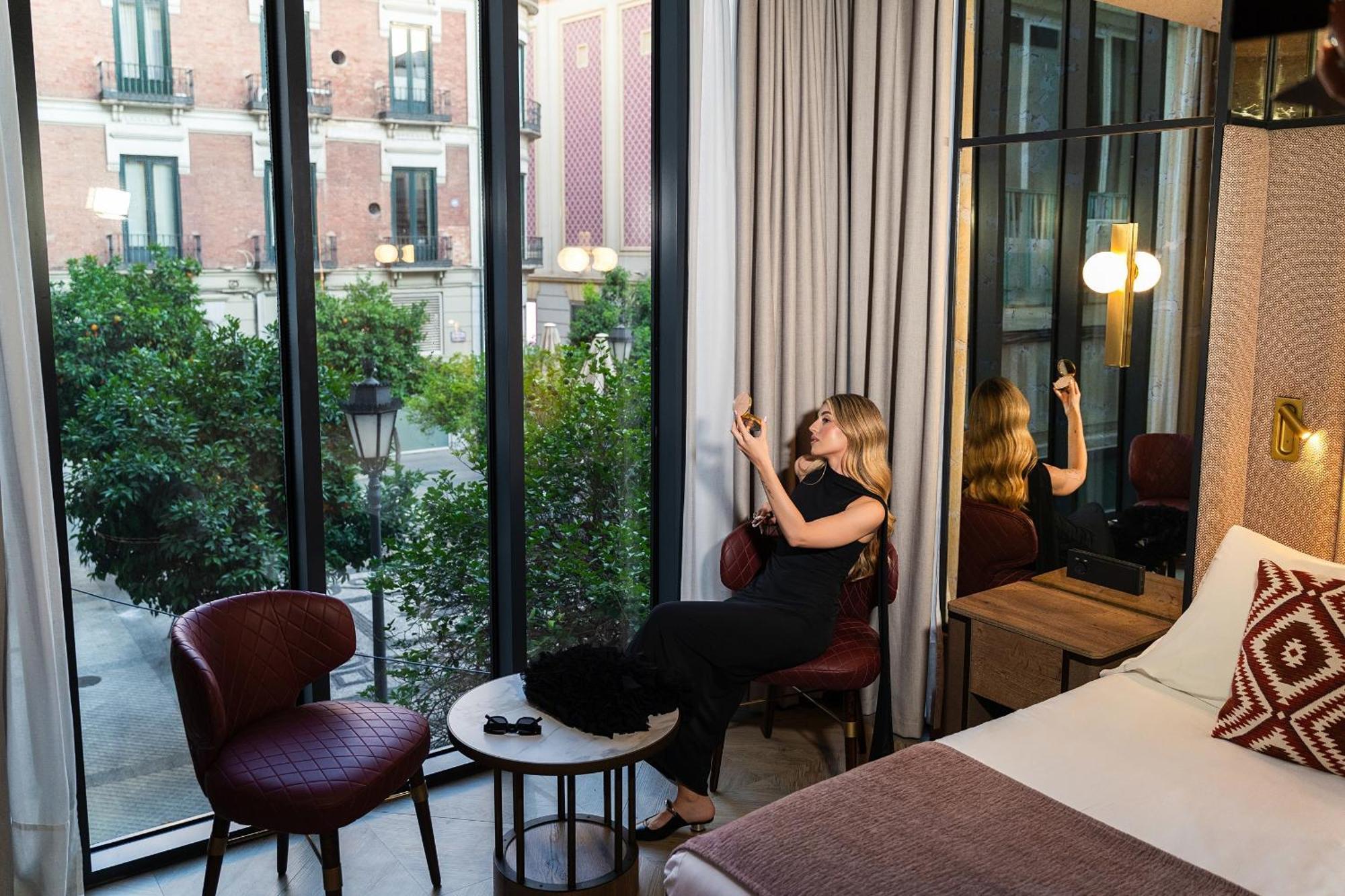 Mate Leo Hotel