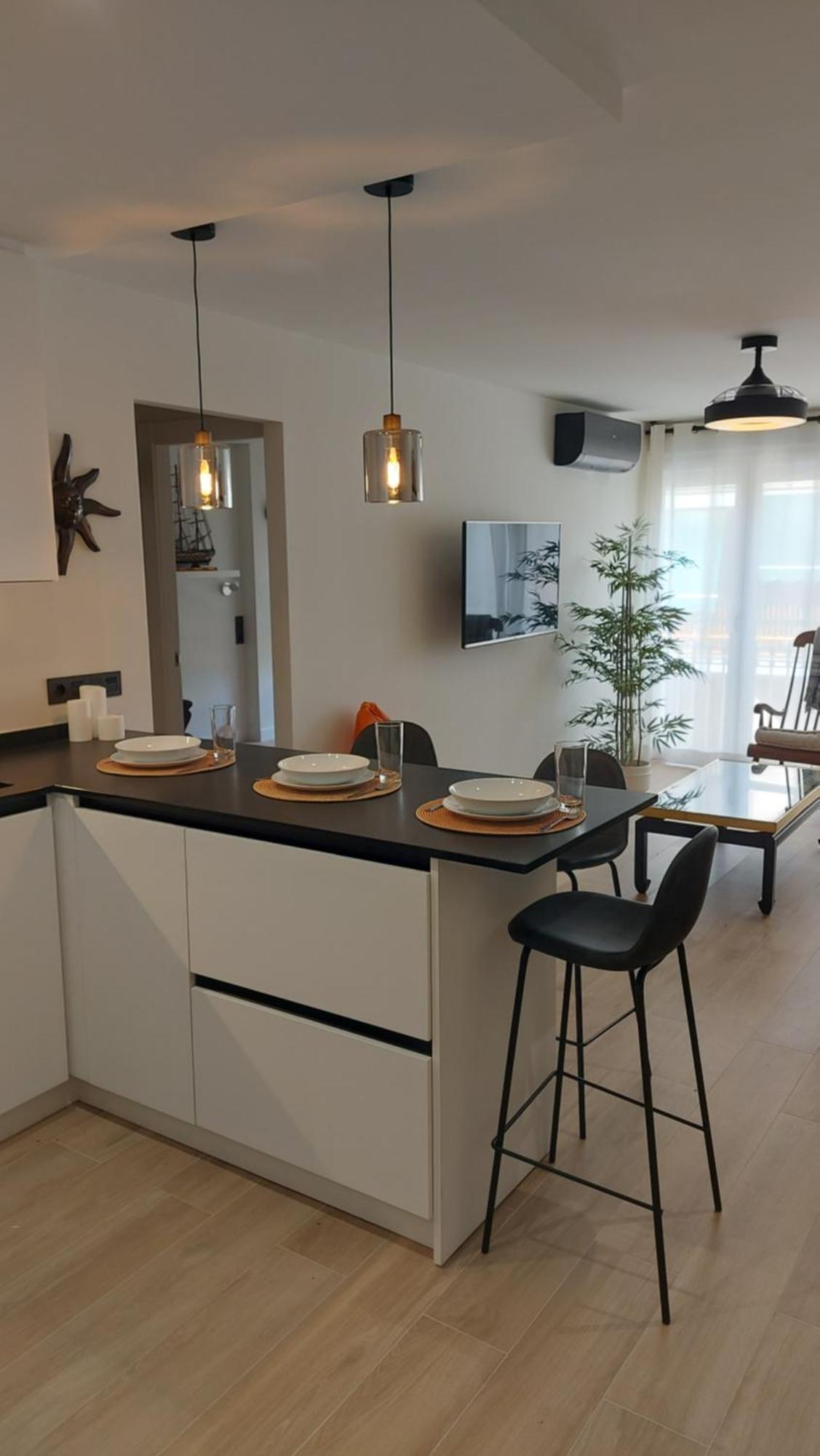 Center Apartment *