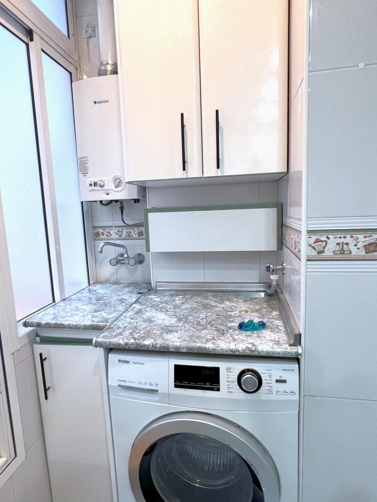 Evans Realty Bk 3 Dobles * Granada