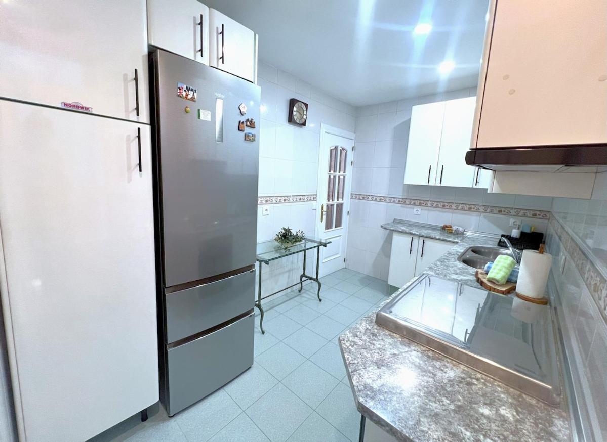 Evans Realty Bk 3 Dobles * Granada