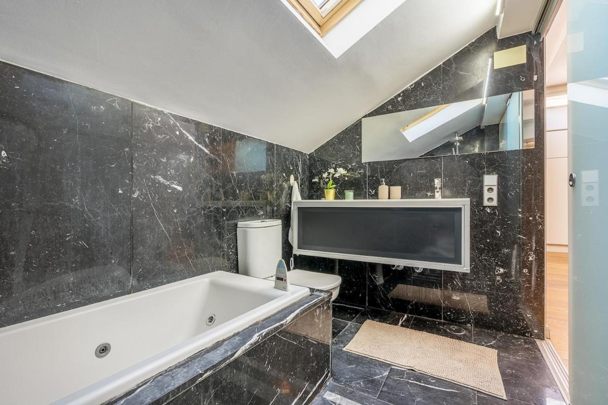 Atico Duplex Con Dos Terrazas Y Solarium En Plena Carrera De La Virgen Apartamento *