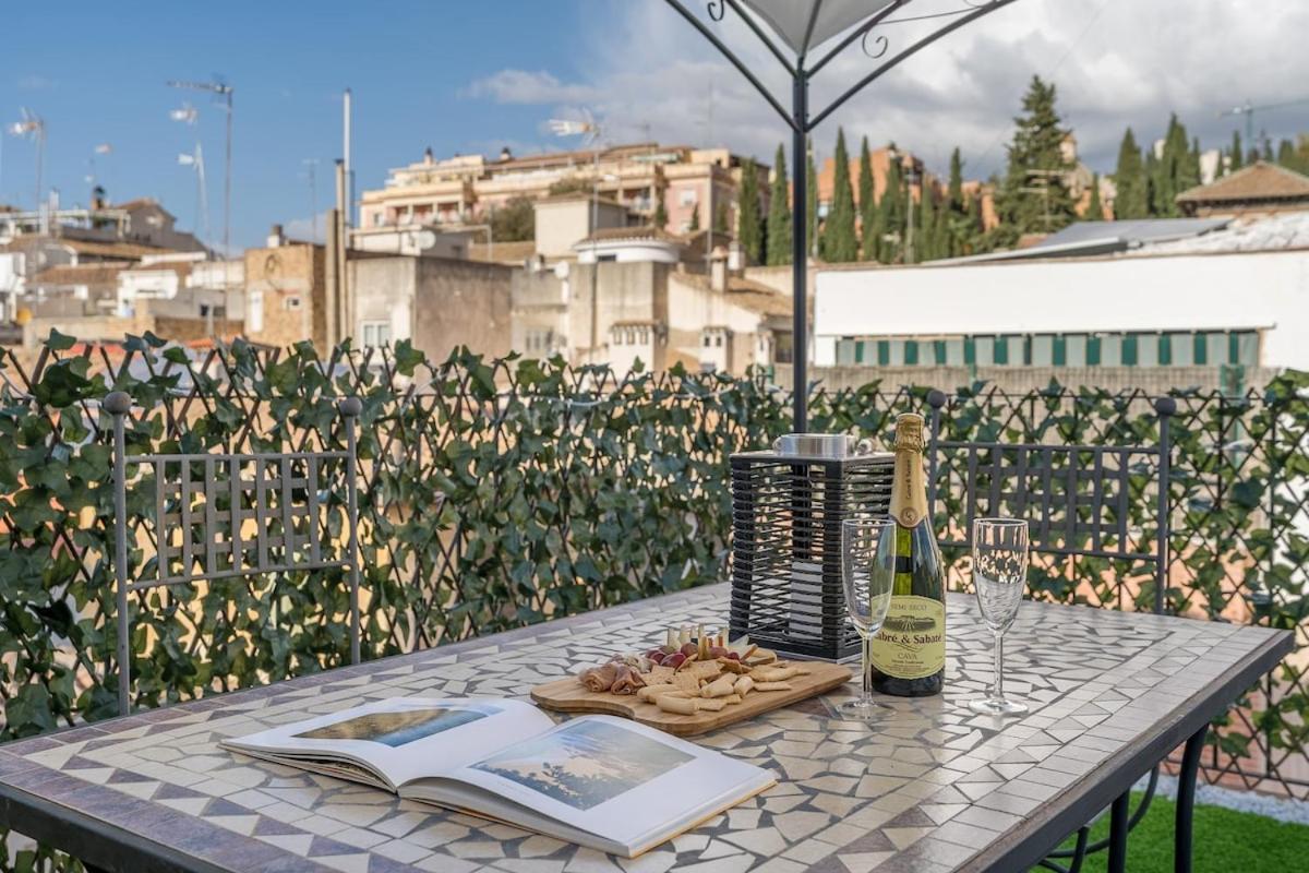 Atico Duplex Con Dos Terrazas Y Solarium En Plena Carrera De La Virgen Apartamento Granada