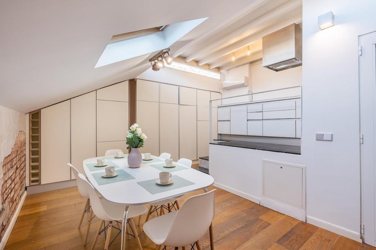 Atico Duplex Con Dos Terrazas Y Solarium En Plena Carrera De La Virgen Apartamento Granada