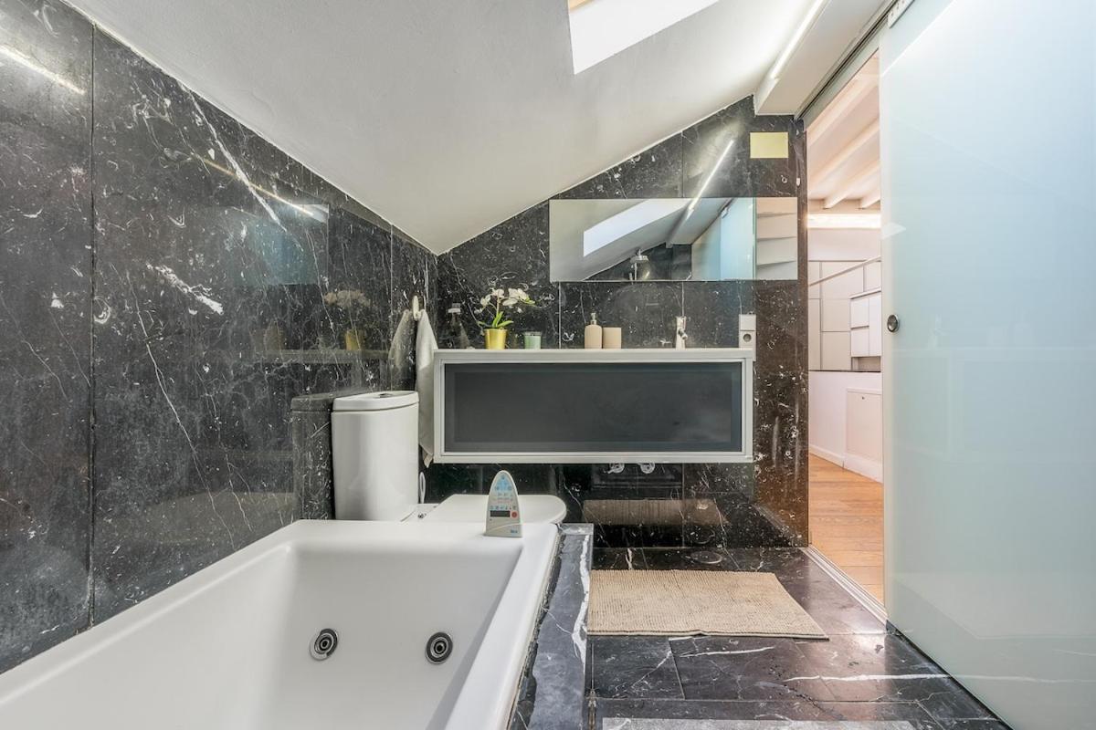 Atico Duplex Con Dos Terrazas Y Solarium En Plena Carrera De La Virgen Apartamento *