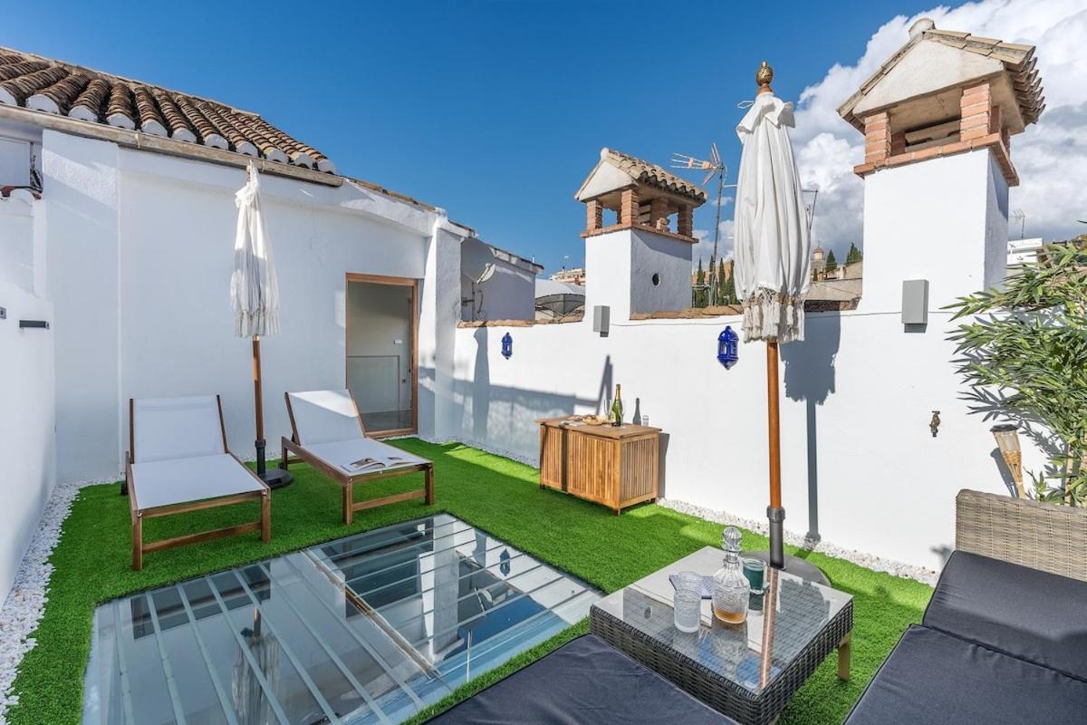 Atico Duplex Con Dos Terrazas Y Solarium En Plena Carrera De La Virgen Granada