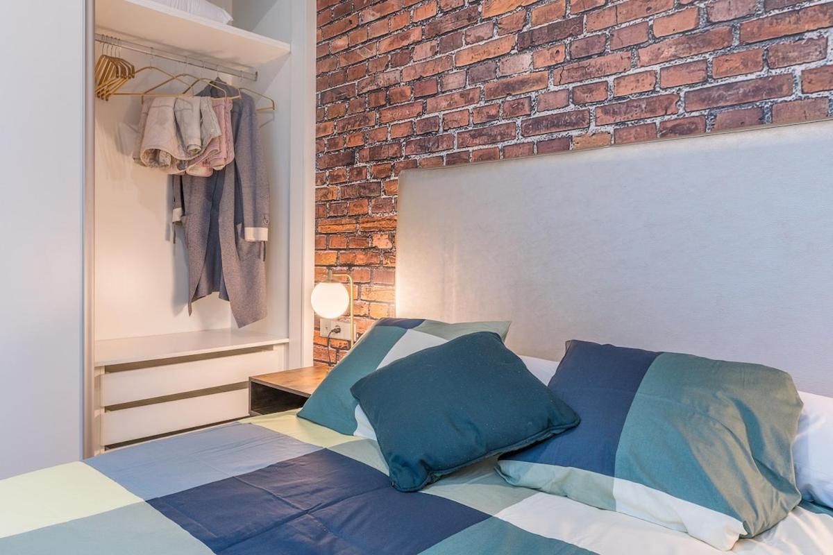 Atico Duplex Con Dos Terrazas Y Solarium En Plena Carrera De La Virgen Granada