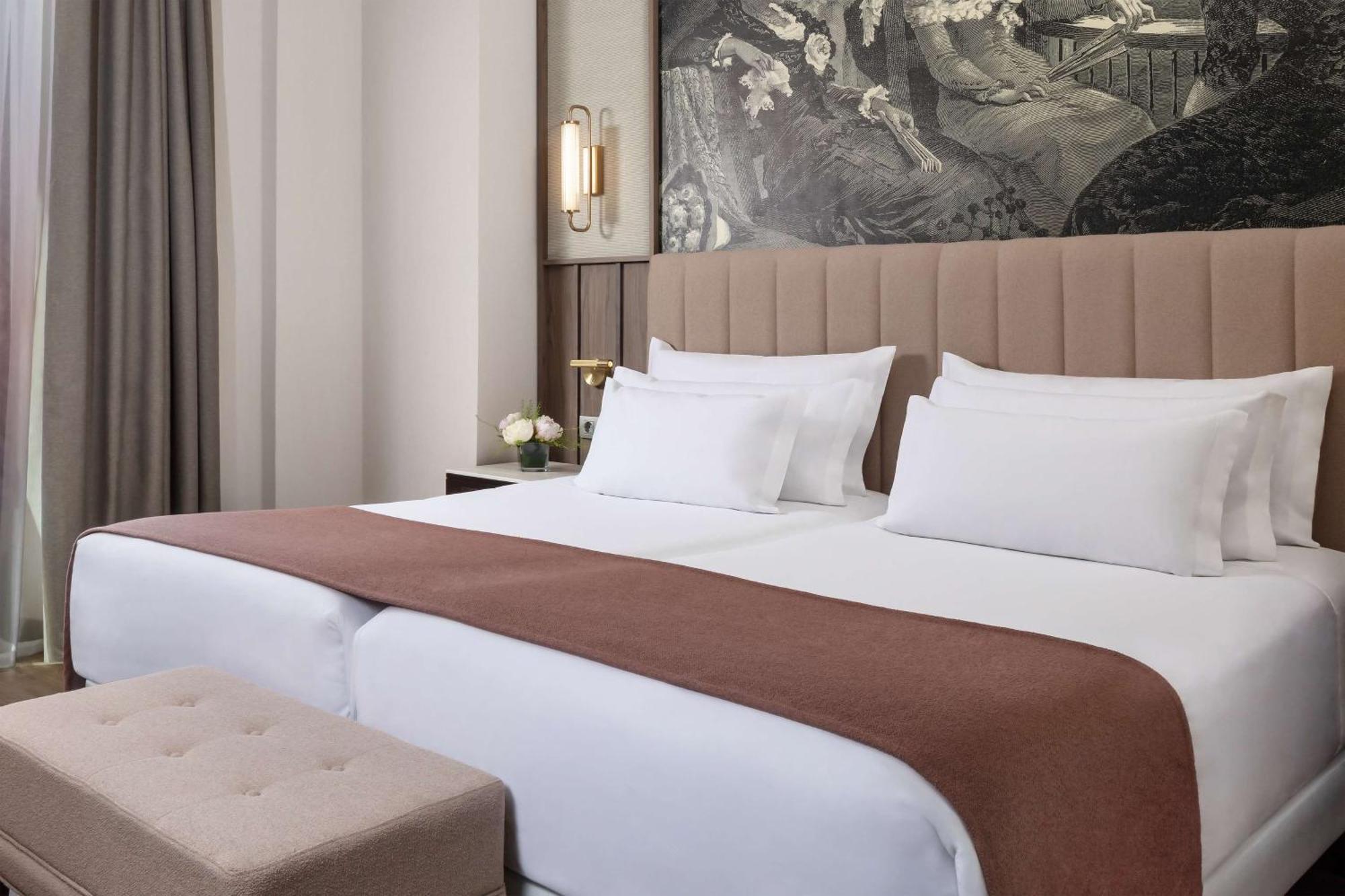 Nh Collection Victoria Hotel 4*