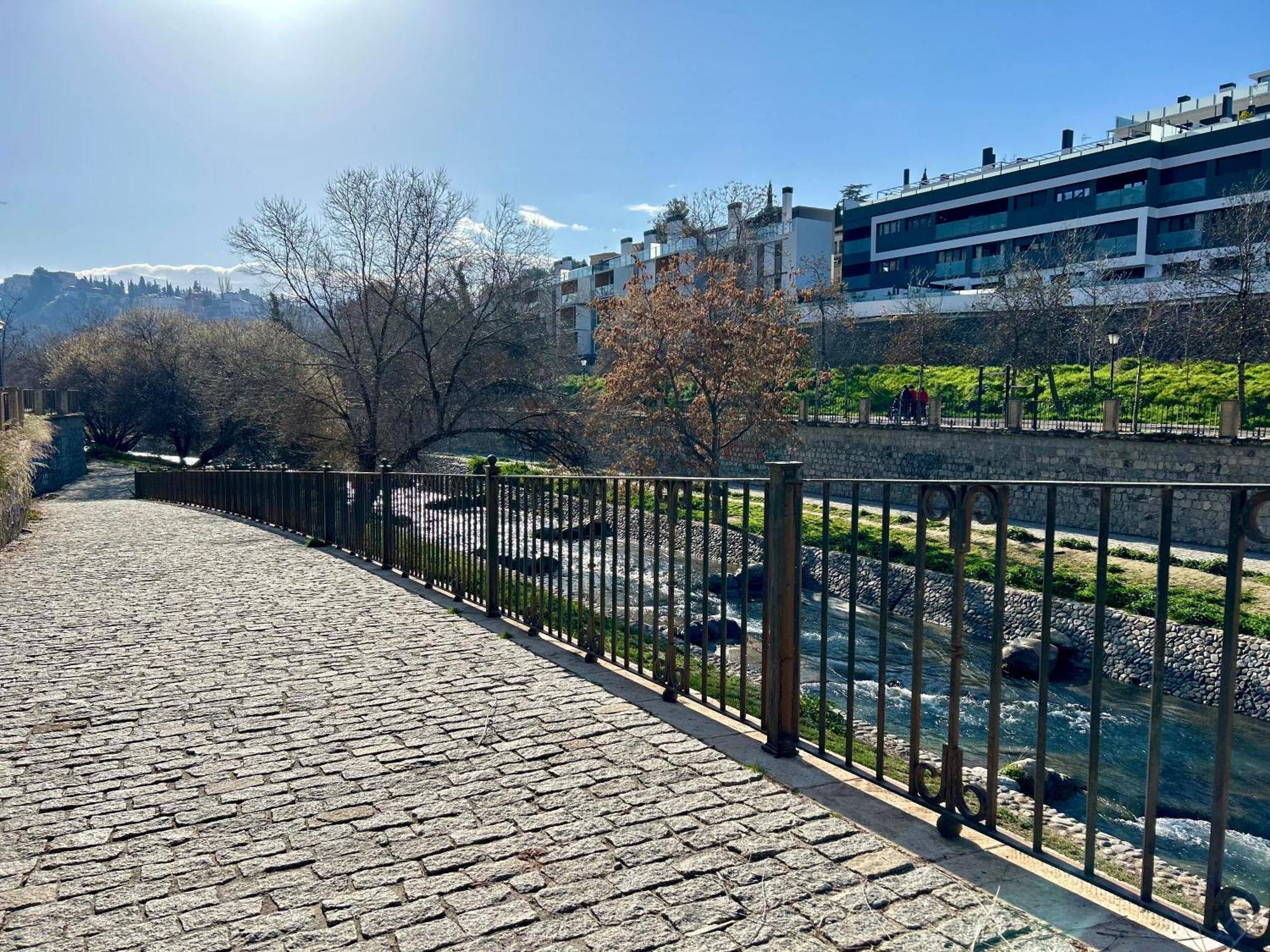Centrico Junto Al Rio Genil Căn hộ