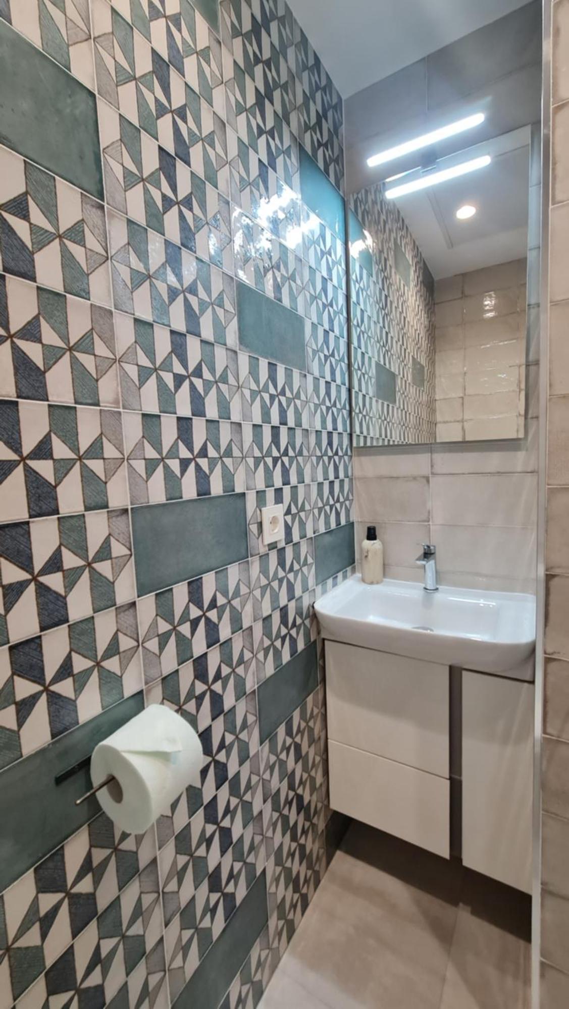 Navas Penthouse 302 By Florentia Homes *