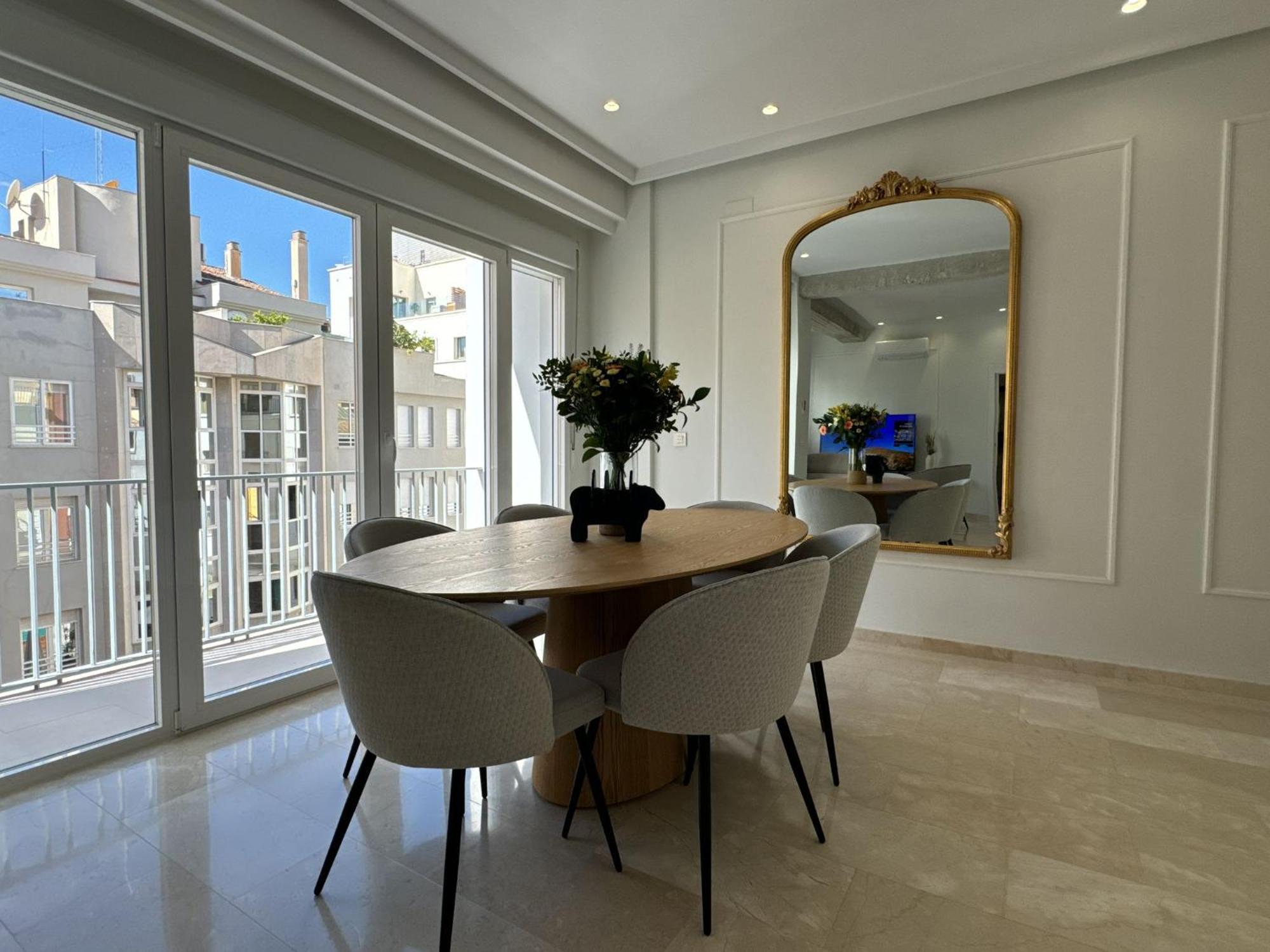 Navas Penthouse 302 By Florentia Homes
