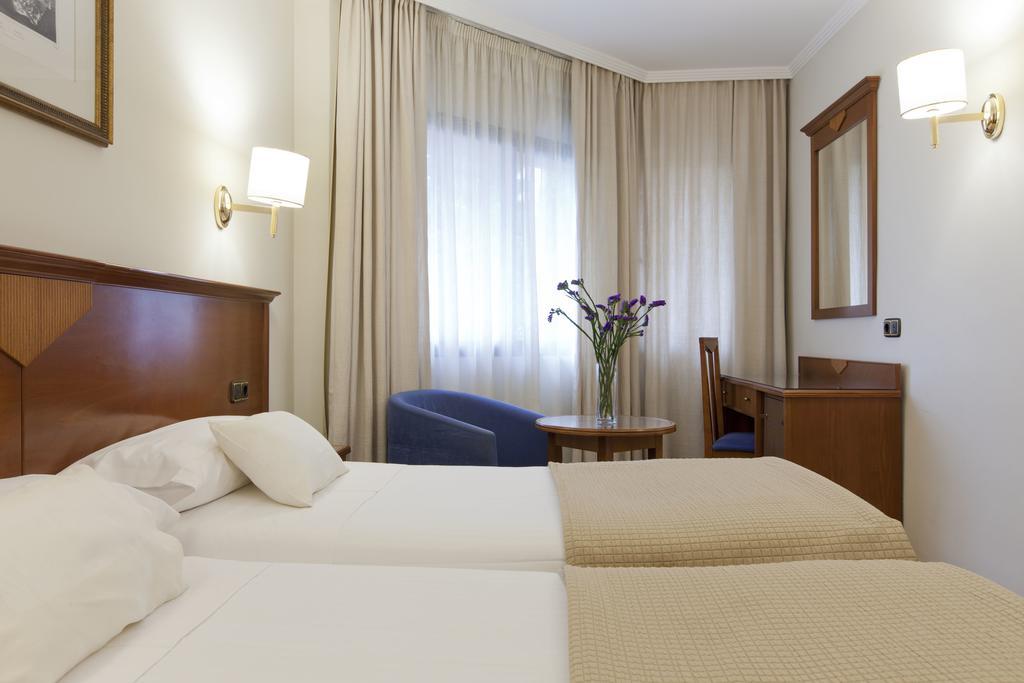 Khách sạn Porcel Alixares 4*
