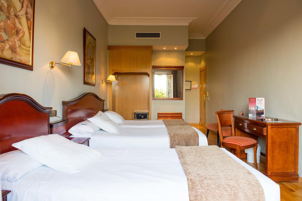 Angeles & Hotel 4*