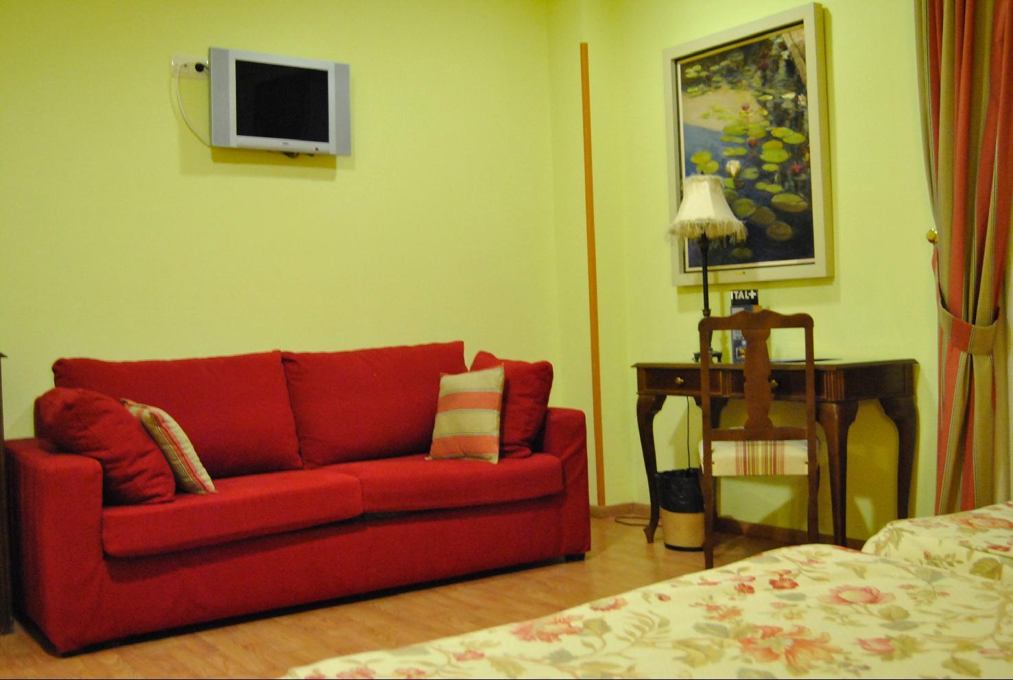 Reina Cristina Hotel 3*