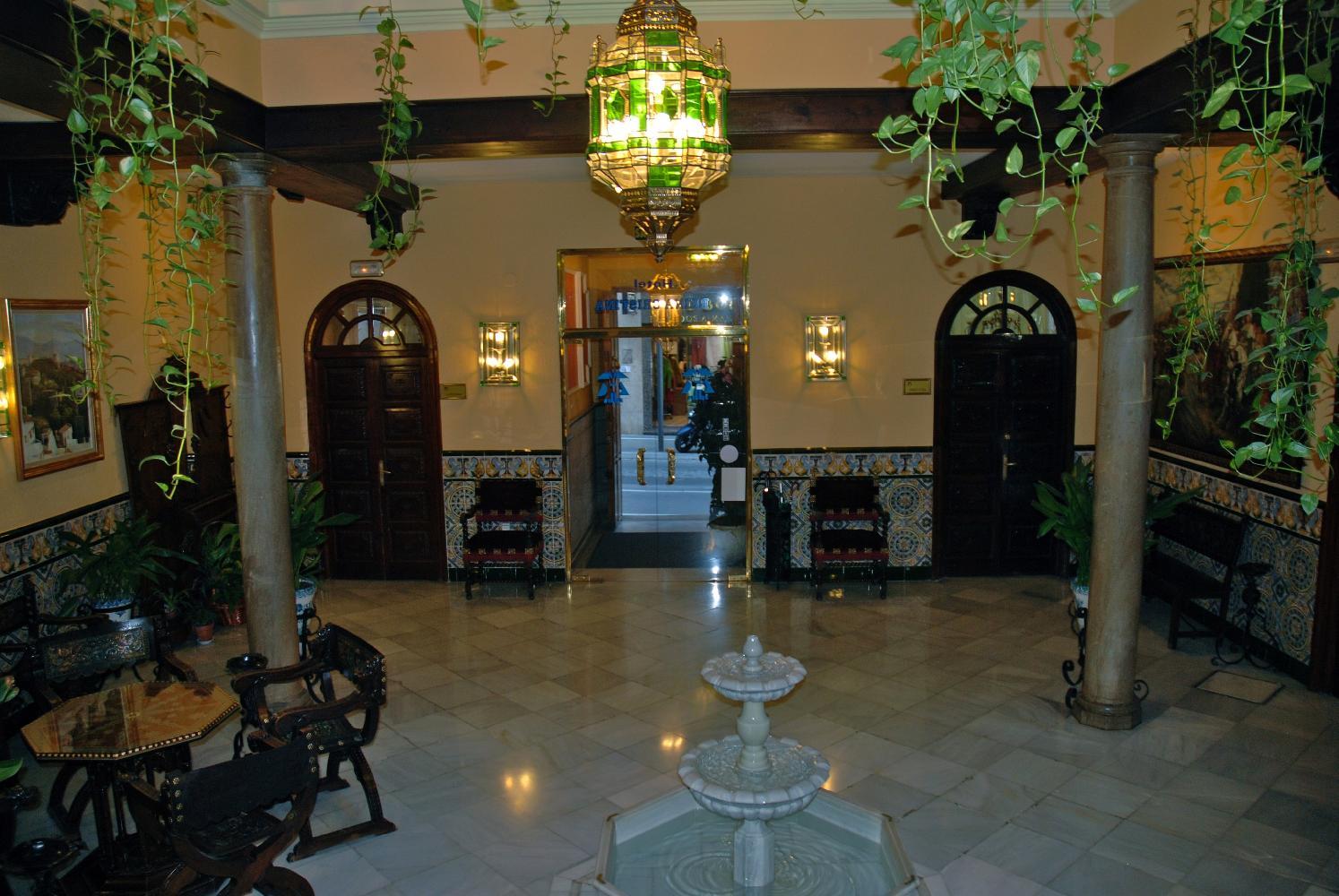 Hotel Reina Cristina 3*