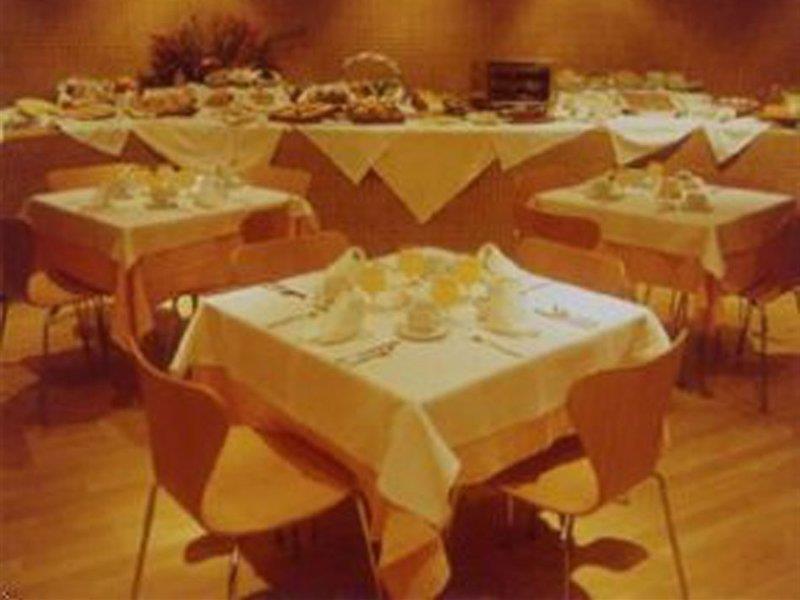 Macia Plaza 2*