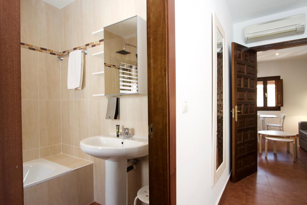 Apartment Inside La Corrala *