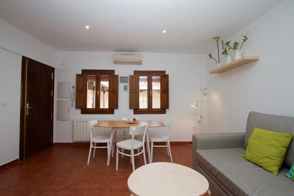 Apartment Inside La Corrala
