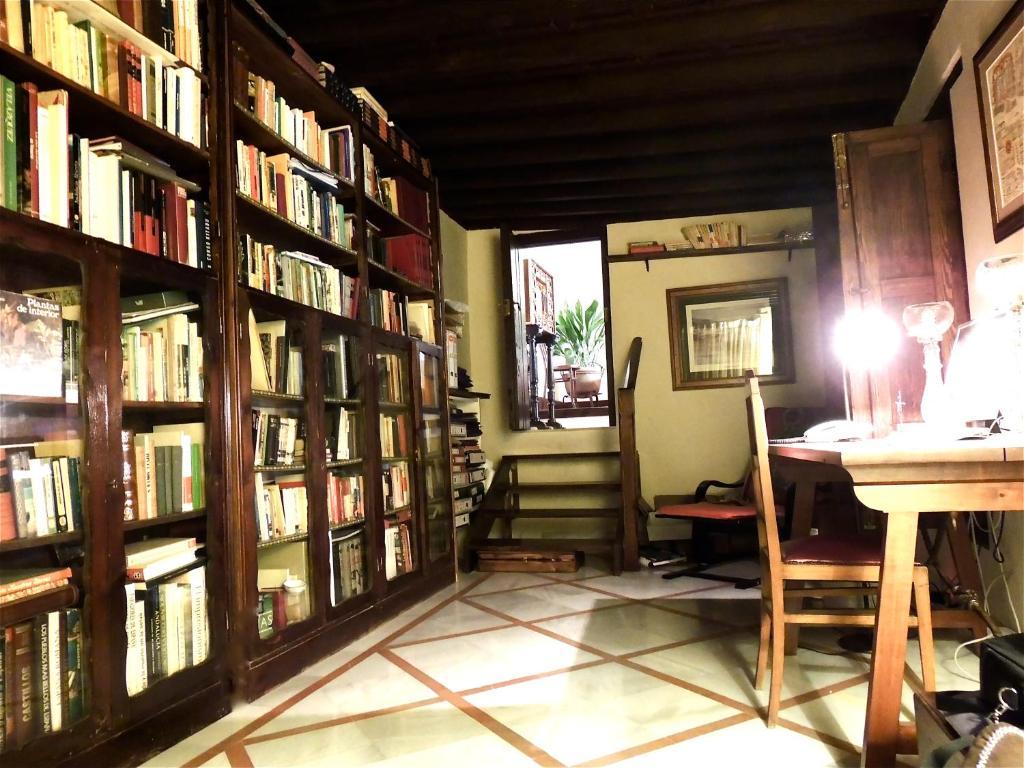 Palacio Del Cobertizo De Santa Ines