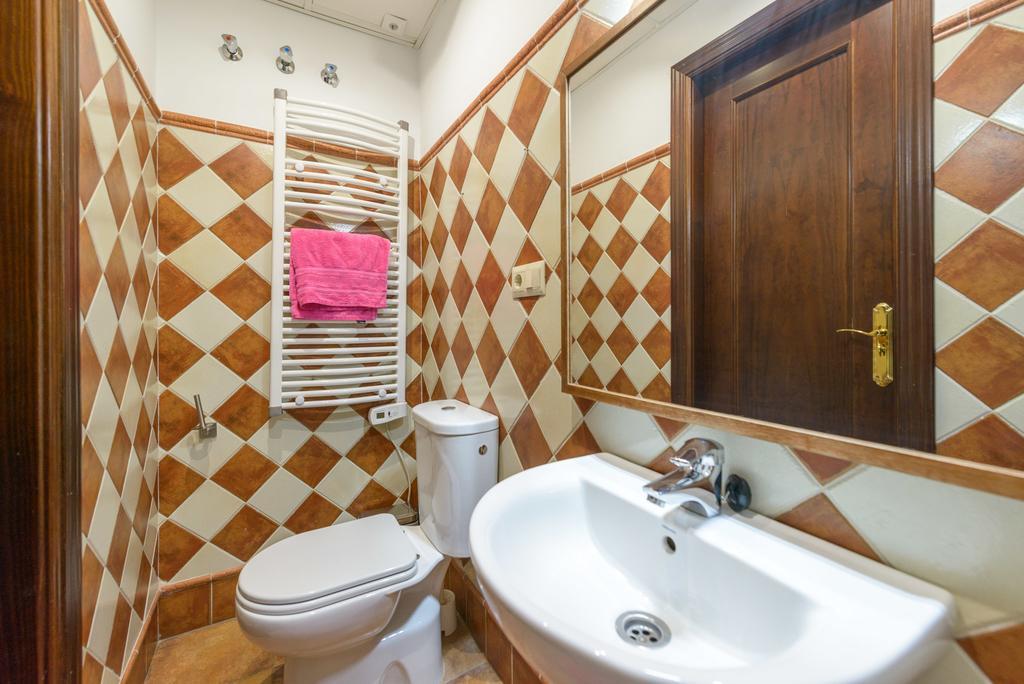 Chezmoihomes Alhambra Apartment *