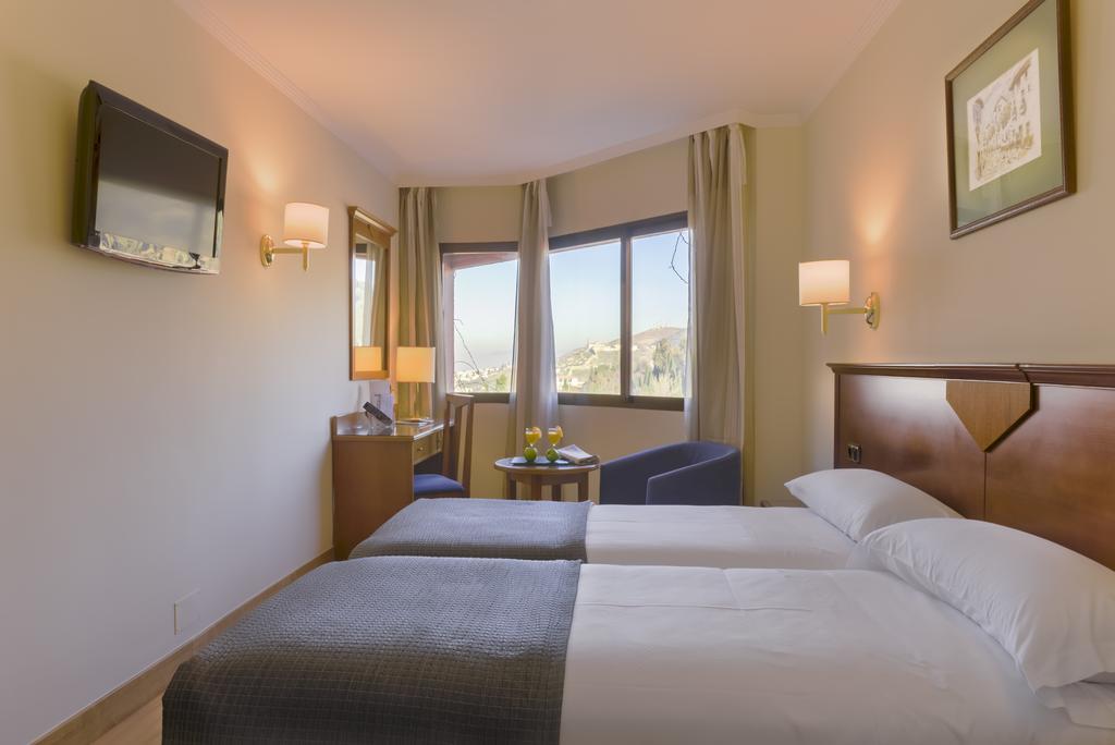 Porcel Alixares Khách sạn Granada