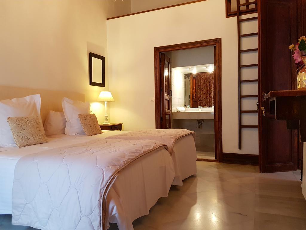 Palacio Del Cobertizo De Santa Ines
