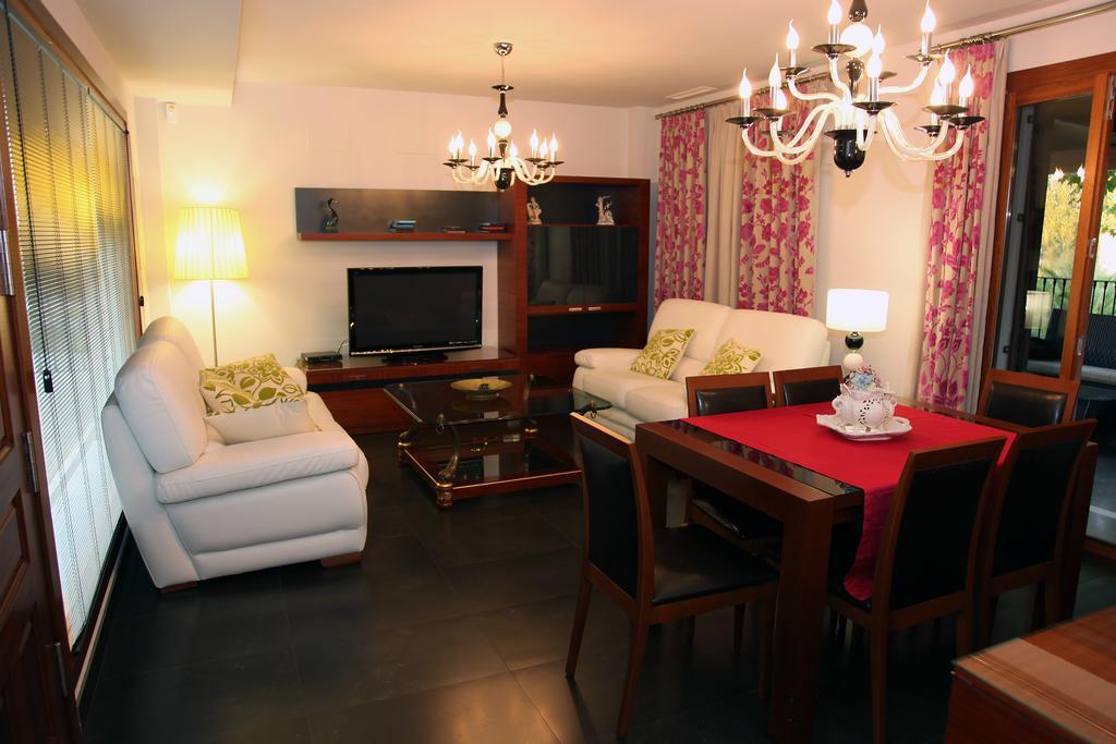 Cortijo El Cobertizo Viejo Holiday home *