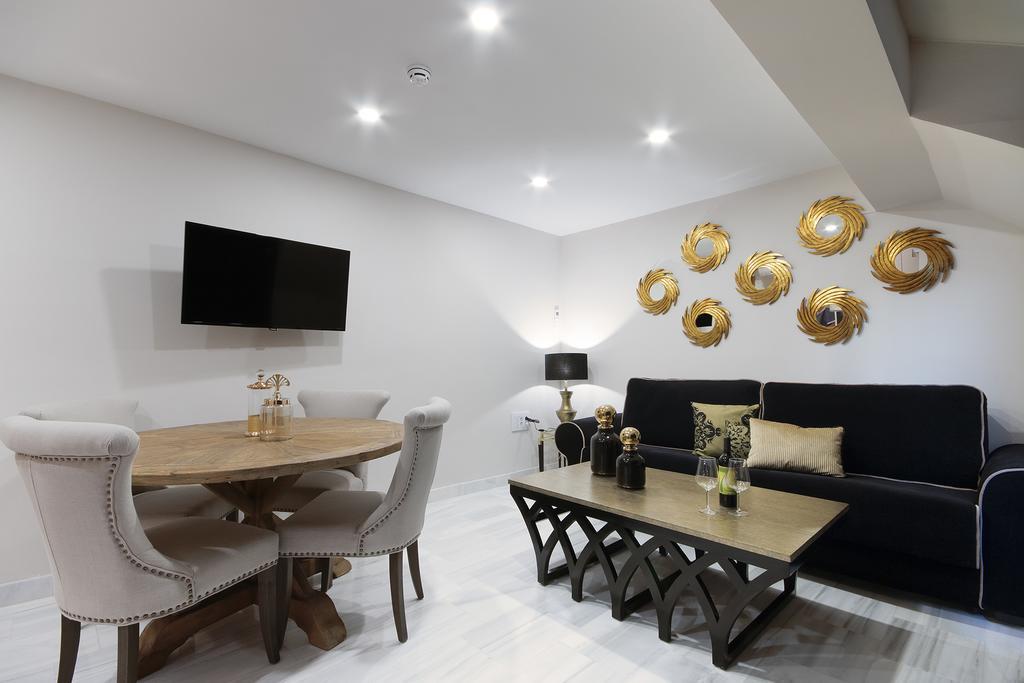 Suites Gran Via Capilla Real * Granada