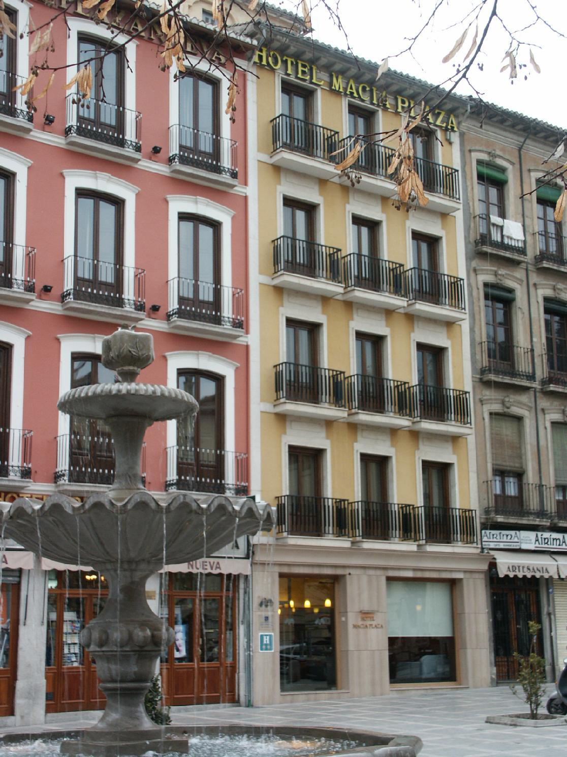 Macia Plaza Hotel 2*