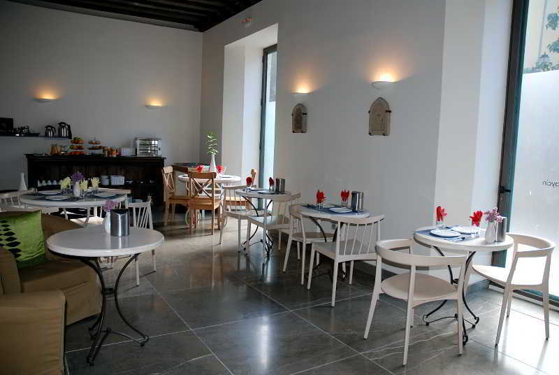 Shine Albayzín 3*