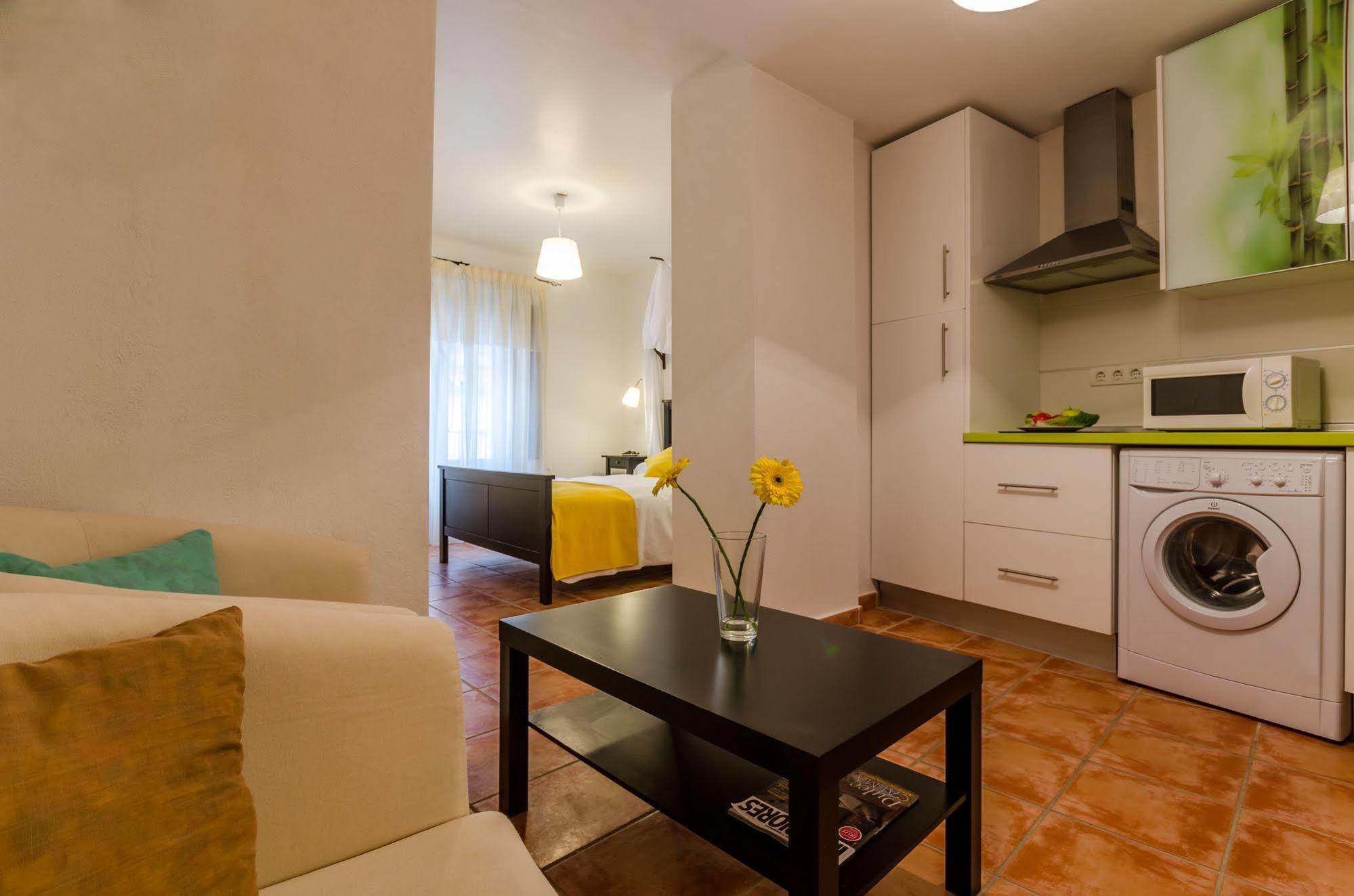 Urban Apartment *