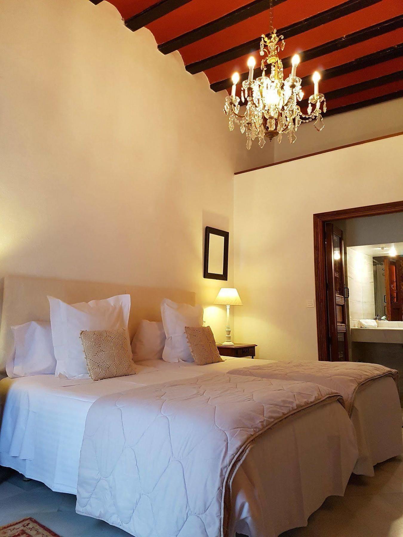 Palacio Del Cobertizo De Santa Ines