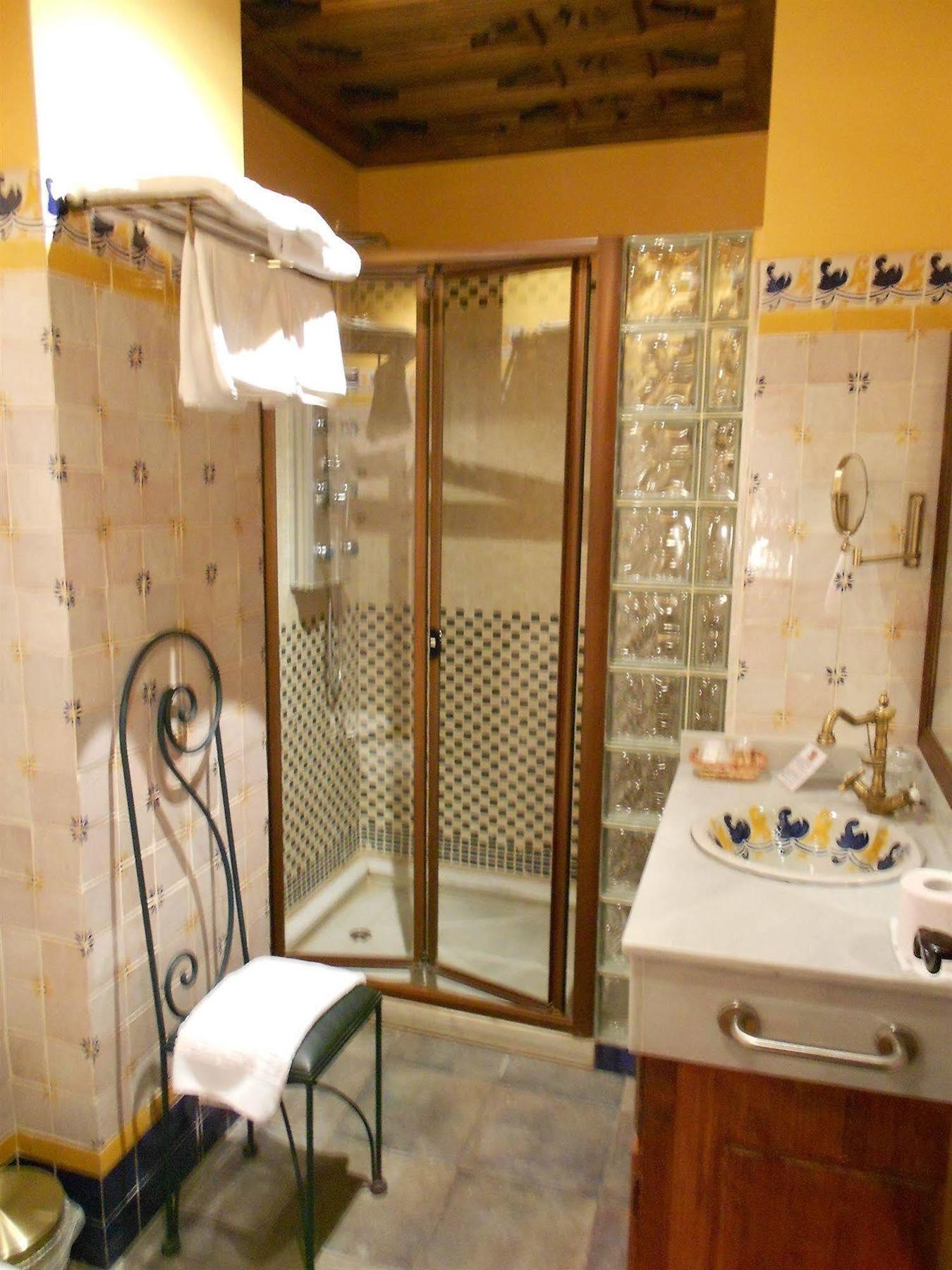 Del Toro Hotel Granada