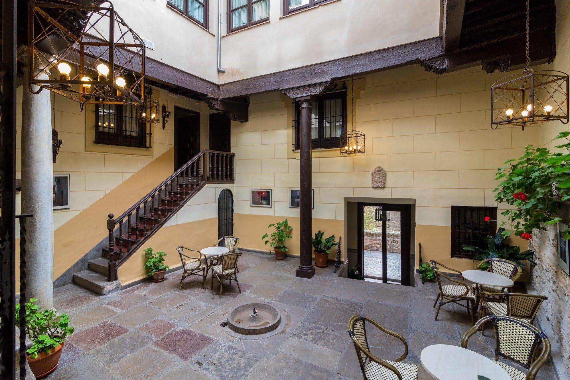 Palacio De Mariana Pineda 4*