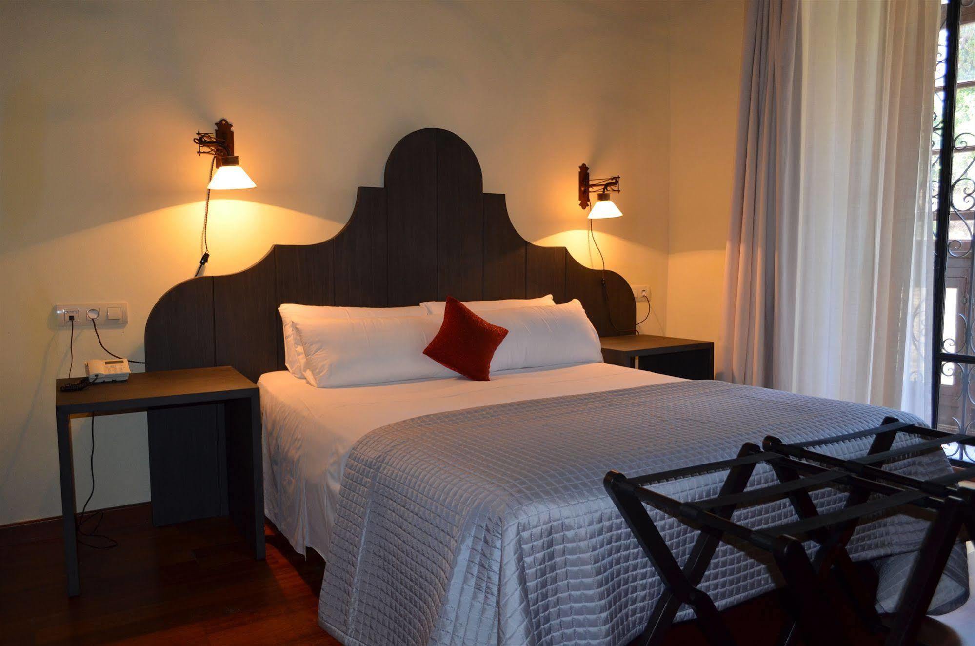 Palacio De Mariana Pineda 4*