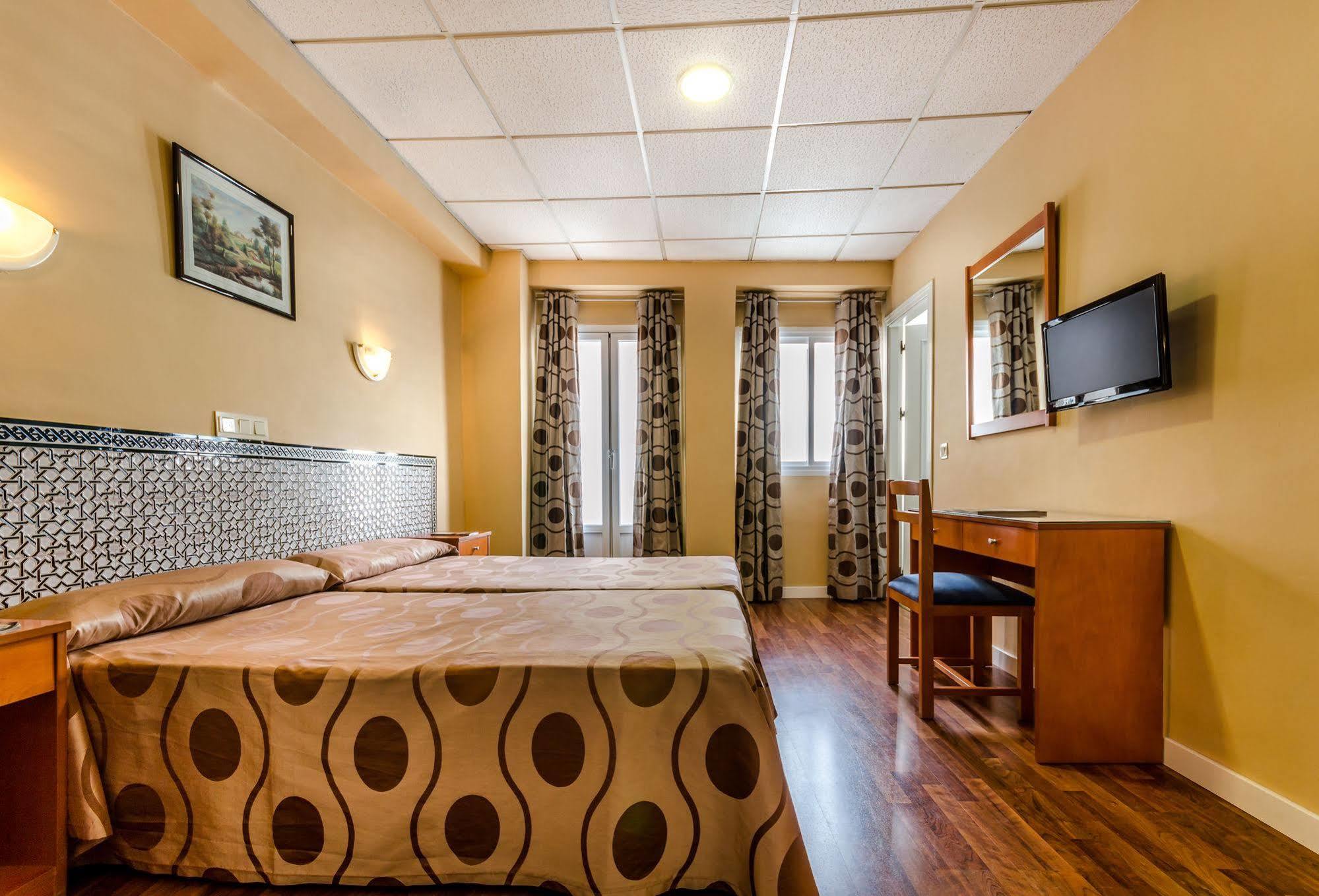 Khách sạn Yit Casablanca 3*