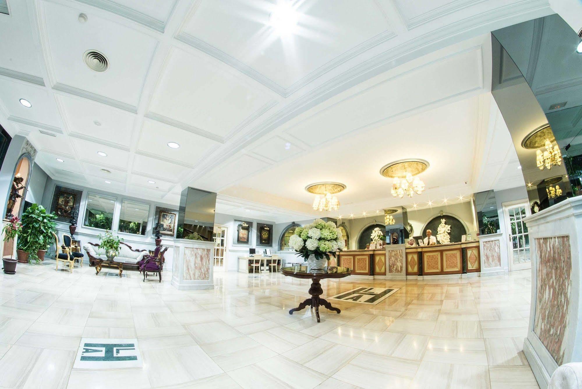 Hotel Angeles &