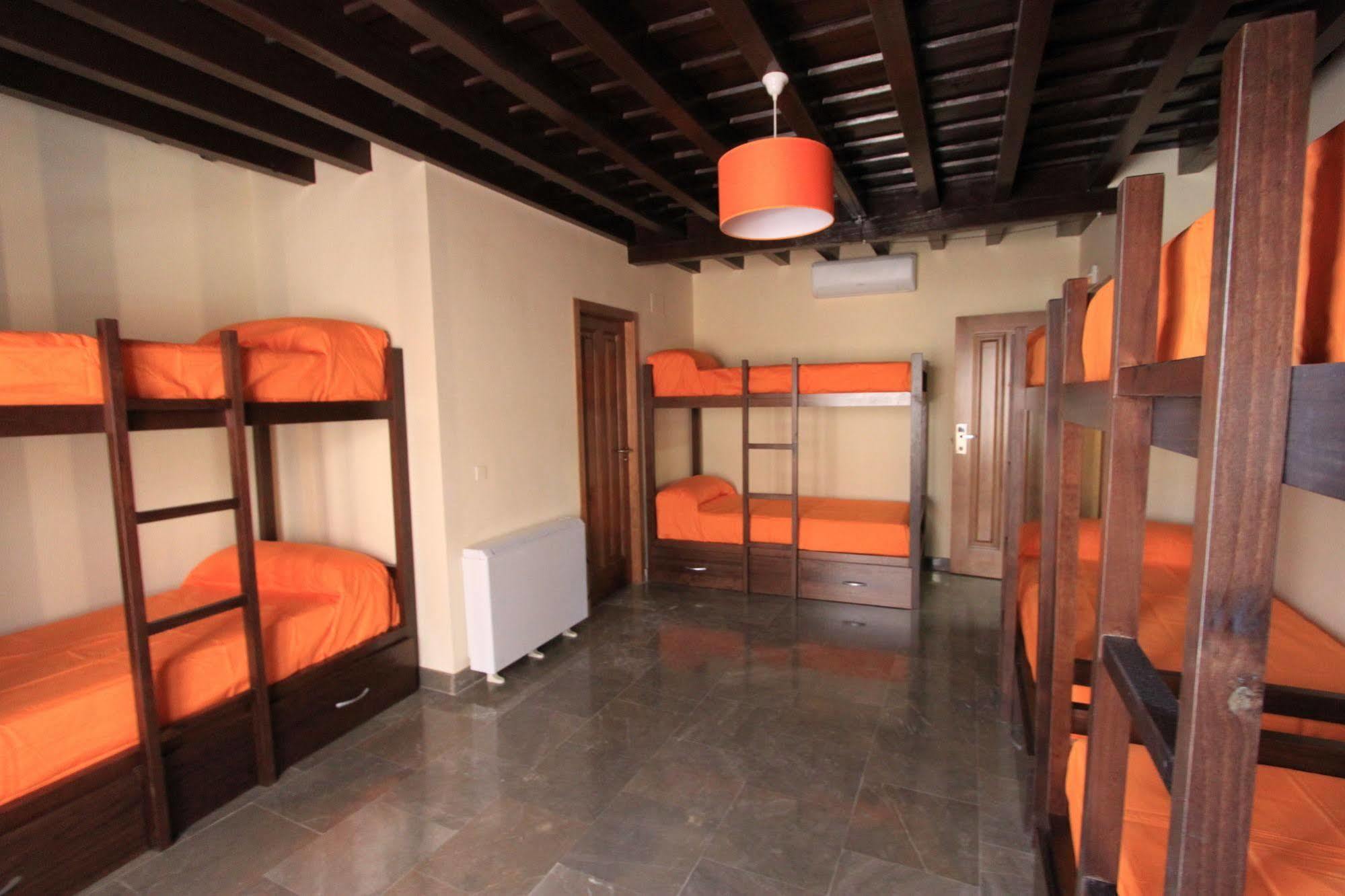 Hotel Hotel Mercader De Sedas 3*
