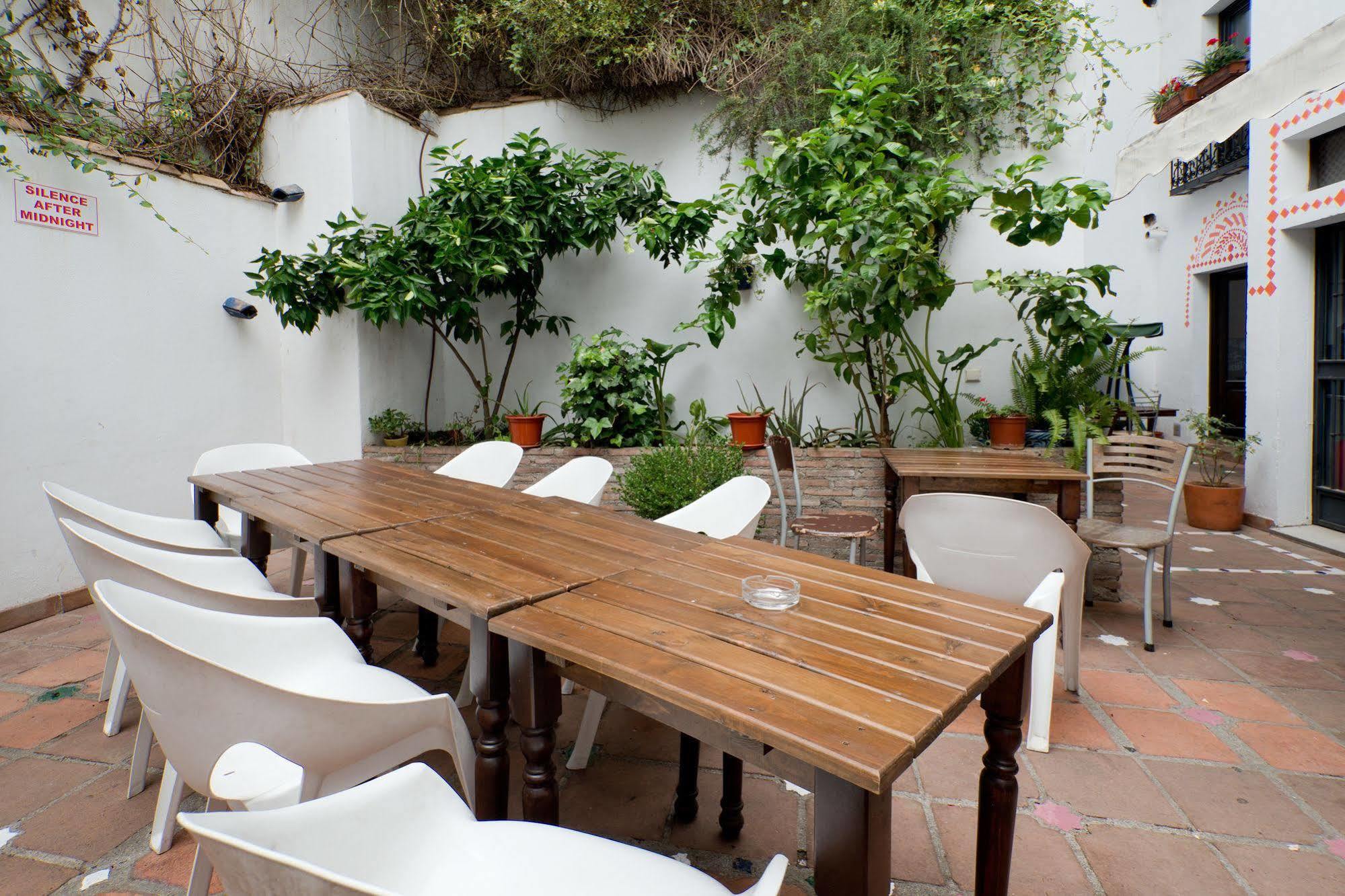Oasis Backpackers' Granada