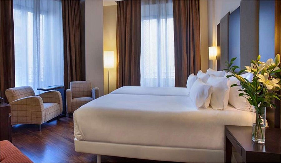 Hotel Nh Collection Victoria 4*