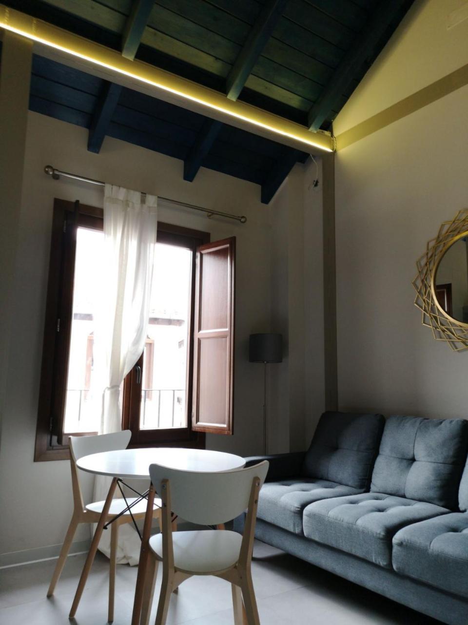Elvira 50 Apartment
