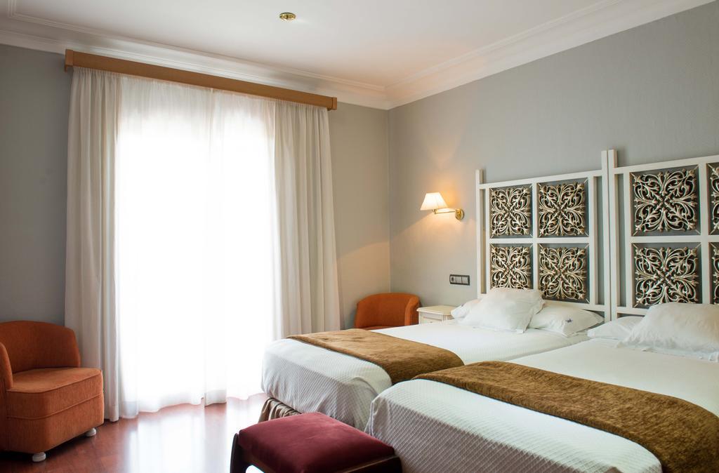 Angeles & Hotel 4*