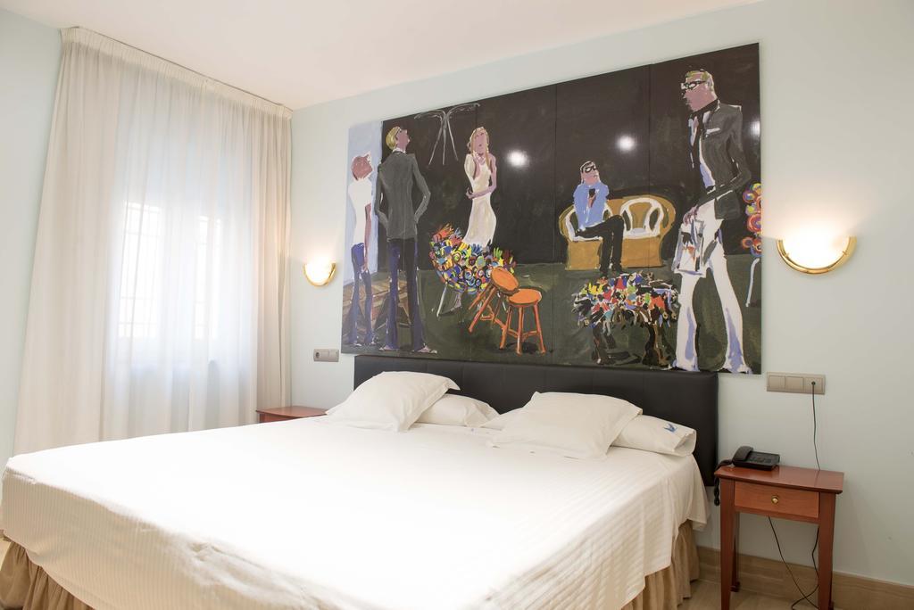 Hotel Angeles & 4*