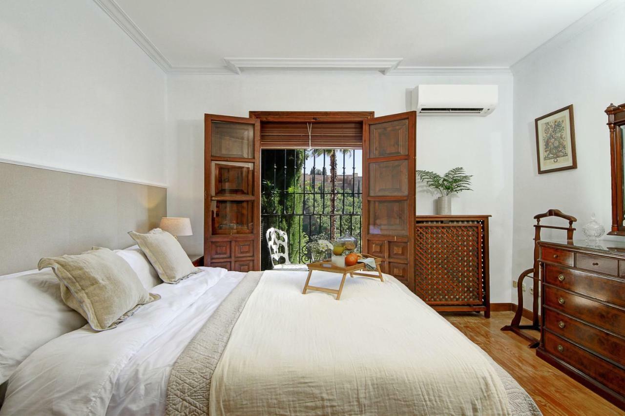 2.5 Million Villa. Magical Sunset. Super Close To Everything. 5br, 4ba, Pool, A/c+heating Apartment