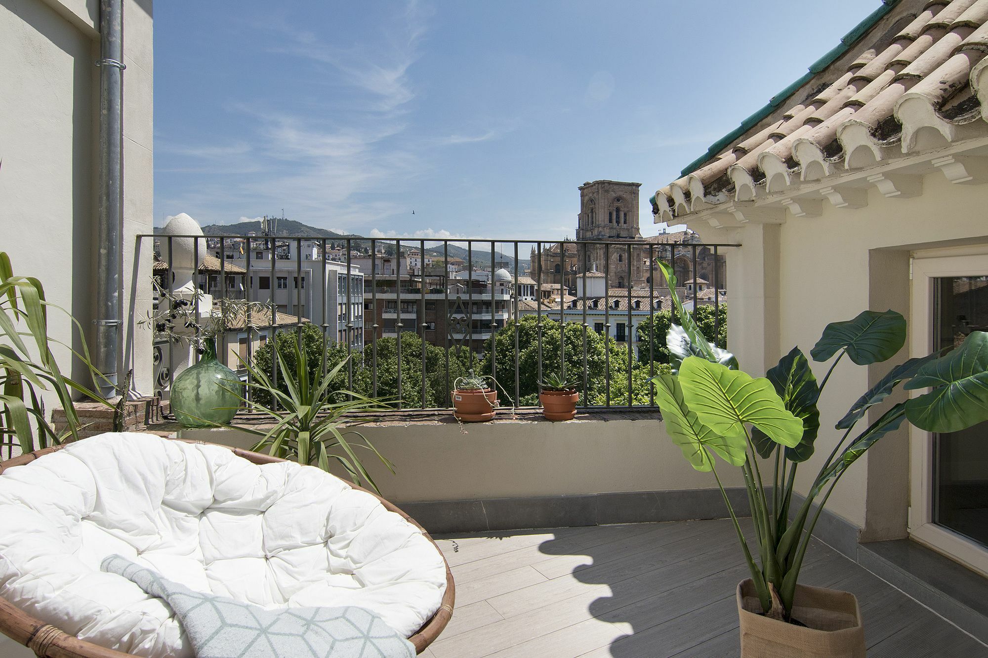 Chezmoihomes Luxury Cathedral Penthouse *